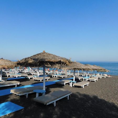 One And Only Beachfront Rooms 佩里萨 外观 照片