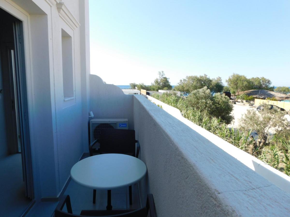 One And Only Beachfront Rooms 佩里萨 外观 照片